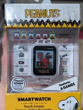 Peanuts Kids Smartwatch - White and Black Accents